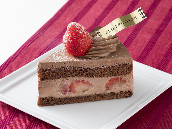 苺のチョコショートケーキ カット Patisserie ケーキ