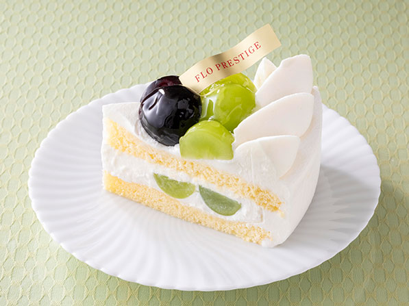 シャインマスカットと巨峰のスペシャルショートケーキ カット Patisserie ケーキ