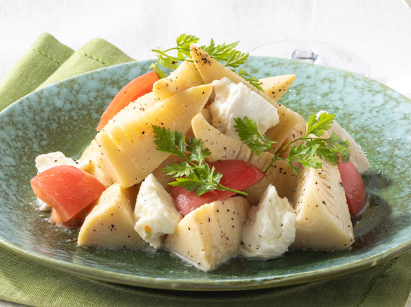 タケノコと水牛モッツァレラのマリネ