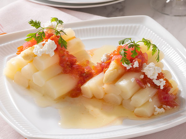 ホワイトアスパラのマリネ～セミドライトマトのヴィネグレットソース～