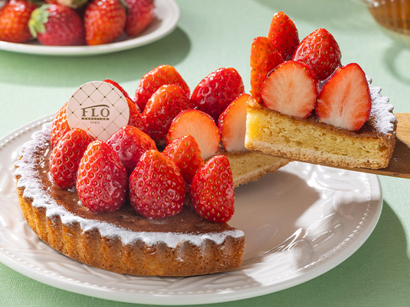 まるごと苺のタルト～ダマンド～