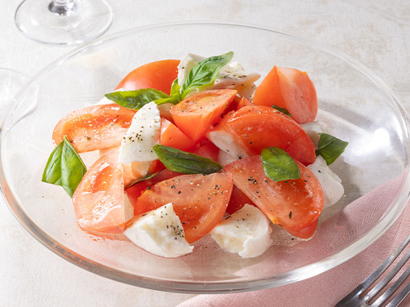 トマトと水牛モッツァレラのサラダ
