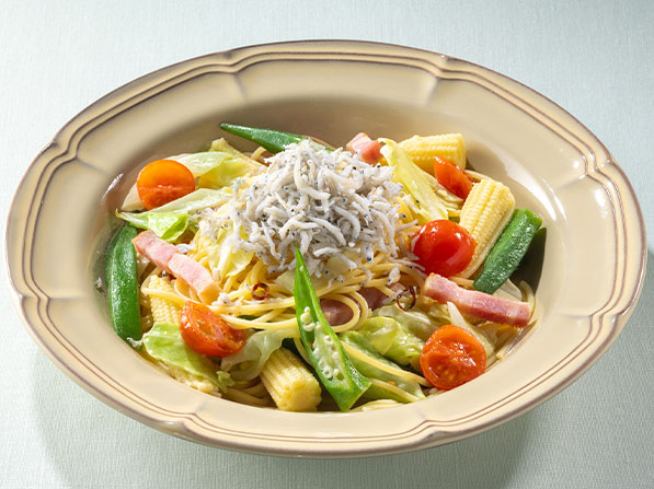 釜揚げしらすと彩り野菜のパスタ
