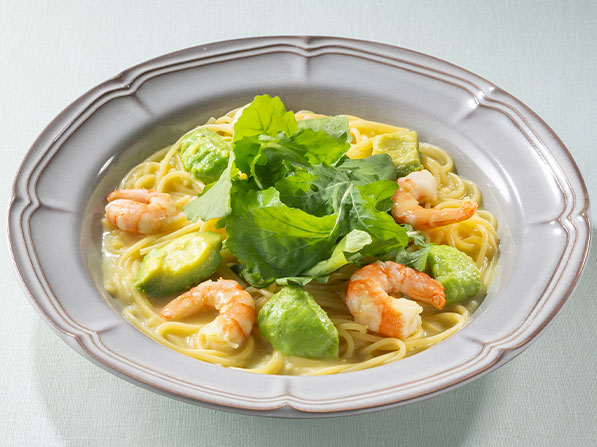 海老とアボカドのレモンクリームパスタ